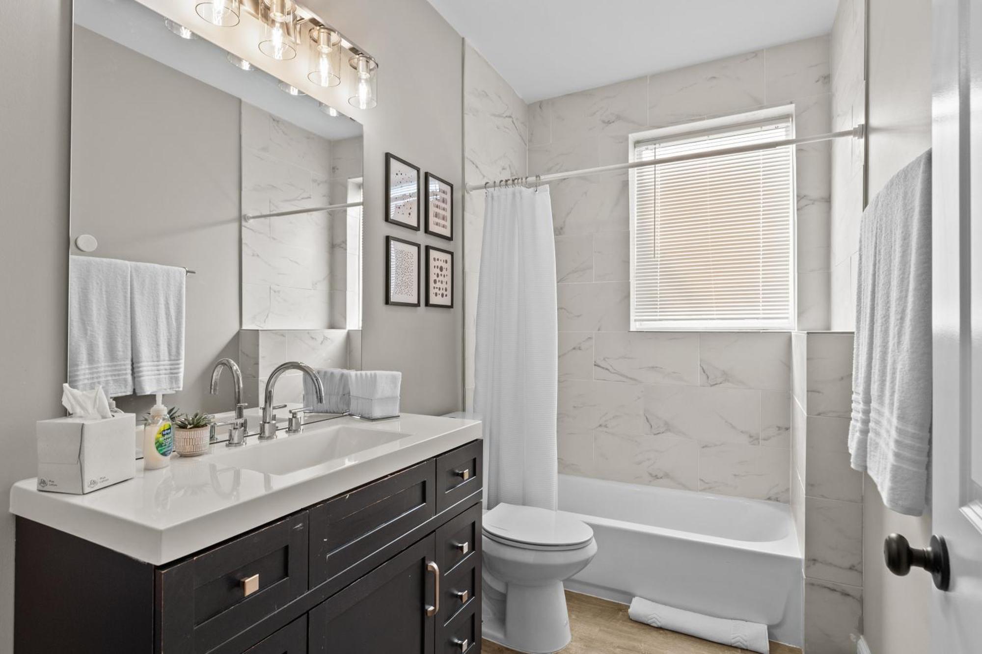 West End Whimsy | Jz Vacation Rentals Tower Grove المظهر الخارجي الصورة